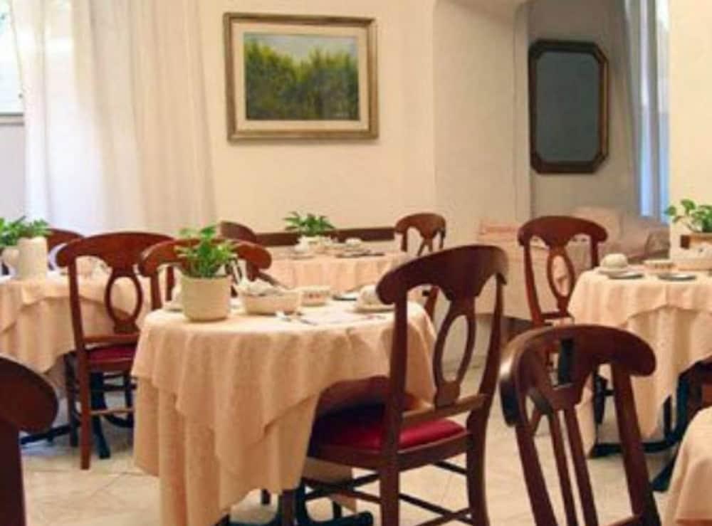 Hotel Edera 3*