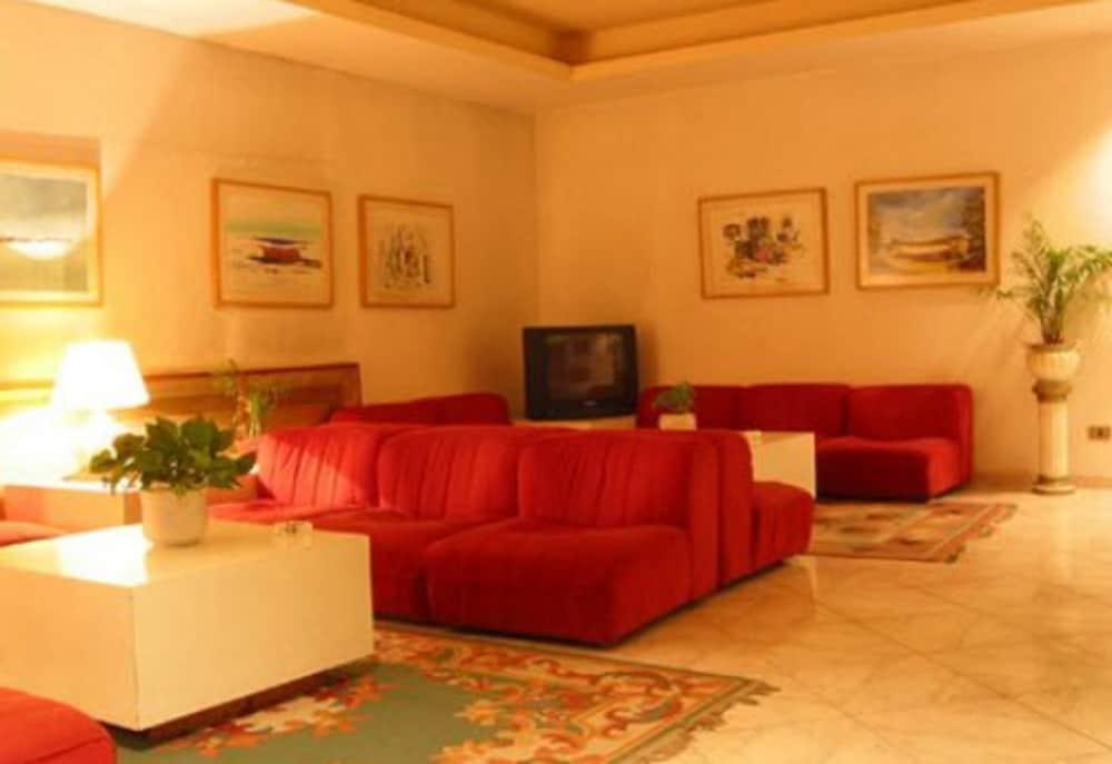 Edera Hotel